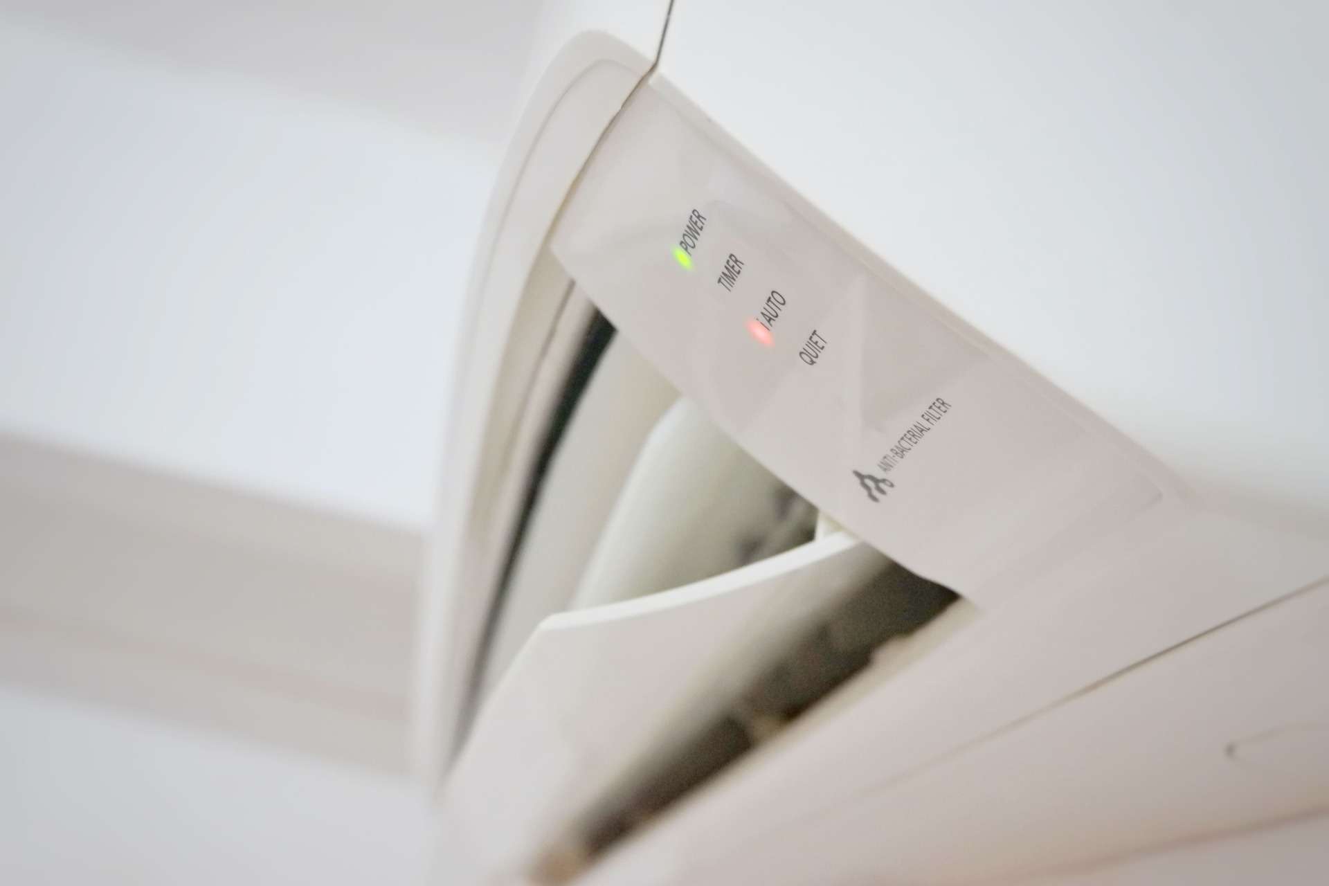 家庭用エアコンは製品保証や工事保証が1年間無料と安心です